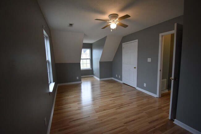 Building Photo - 3 Bedroom Pet Friendly Home For Rent Near ...