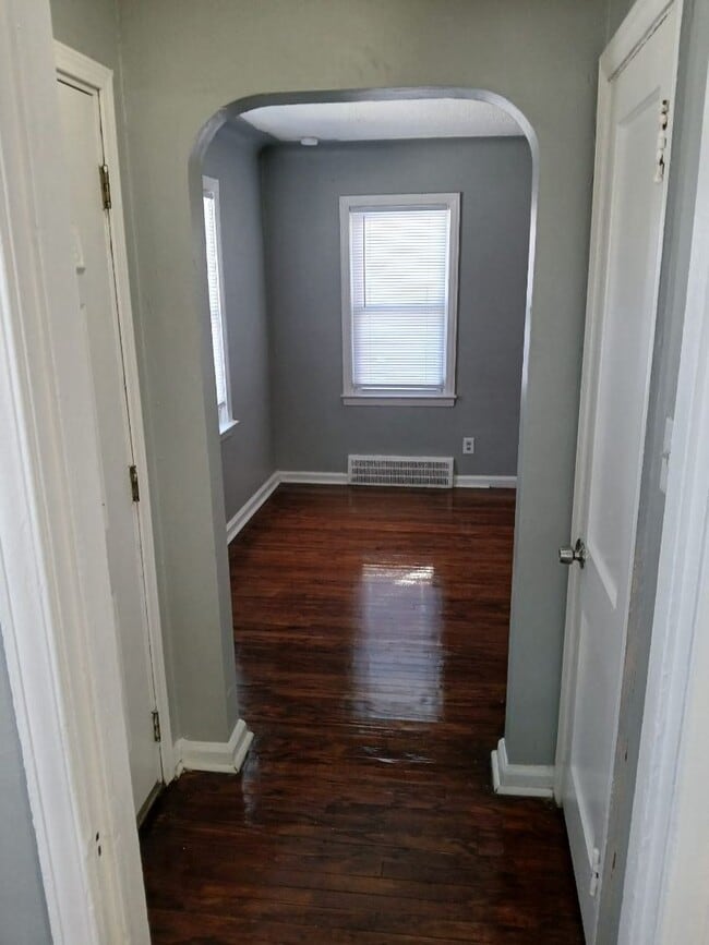 Building Photo - 12648 Mettetal St