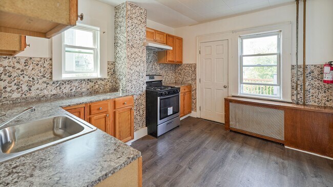 Building Photo - 1120 73rd St