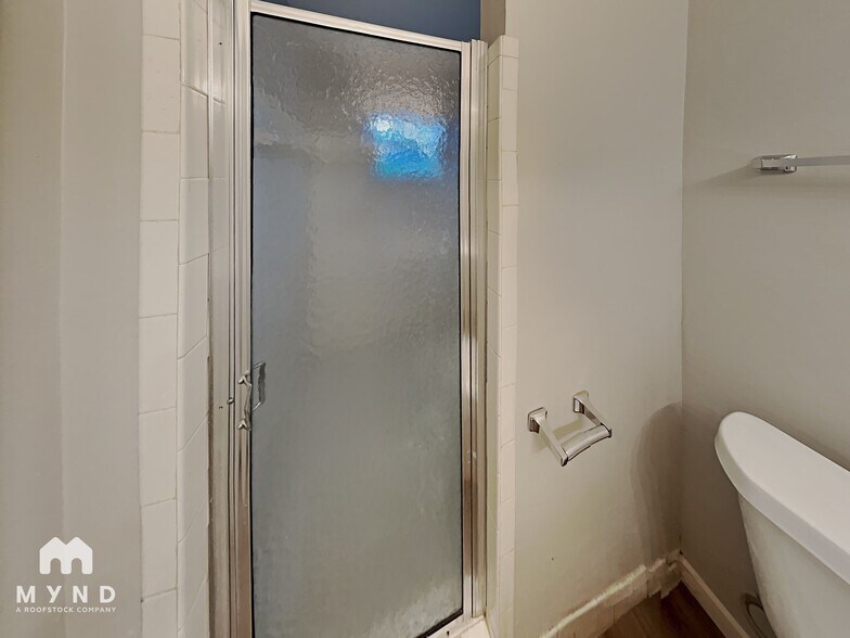 Building Photo - 1938 W Holmes Rd