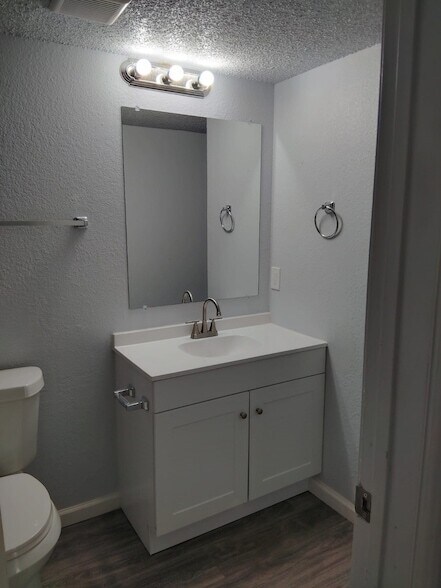Building Photo - 8127 Stonehurst St
