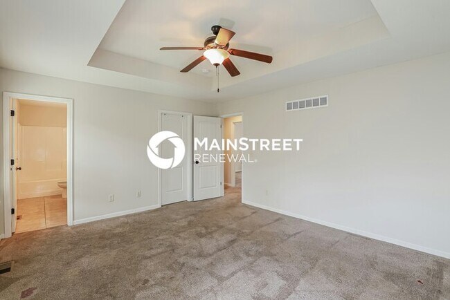 Building Photo - 4 Bedroom Pet-Friendly Home in Independence, MO with Main Street Renewal