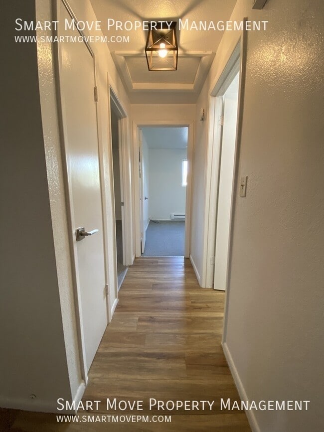 Building Photo - 2557 W Targee-
