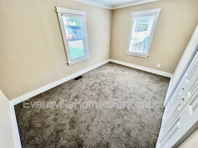 Building Photo - 2325 Margybeth Ave