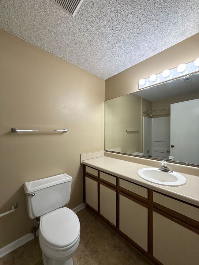 Building Photo - T.R. Lawing Realty Property