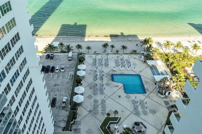 Building Photo - 2030 S Ocean Dr