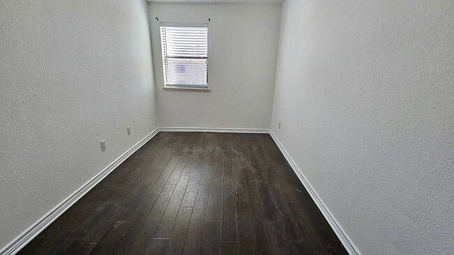 Building Photo - 6436 Kentwick Dr