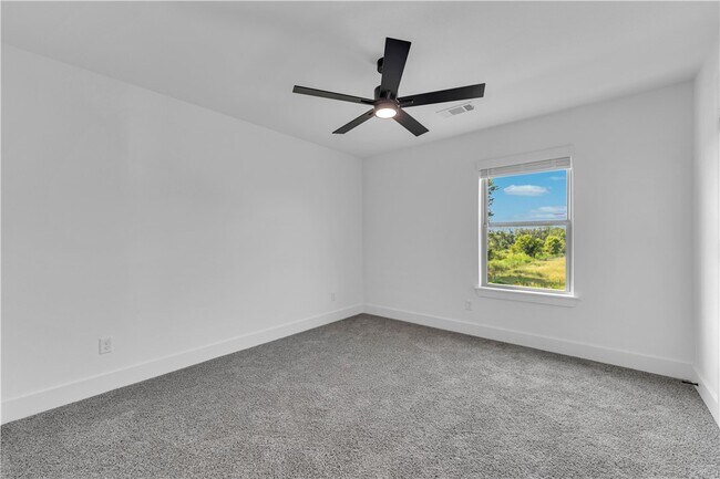 Building Photo - 7001 SW Basswood Ave