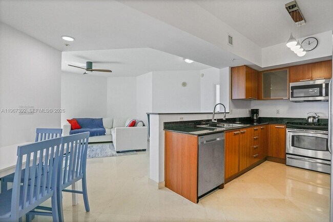 Building Photo - 16699 Collins Ave