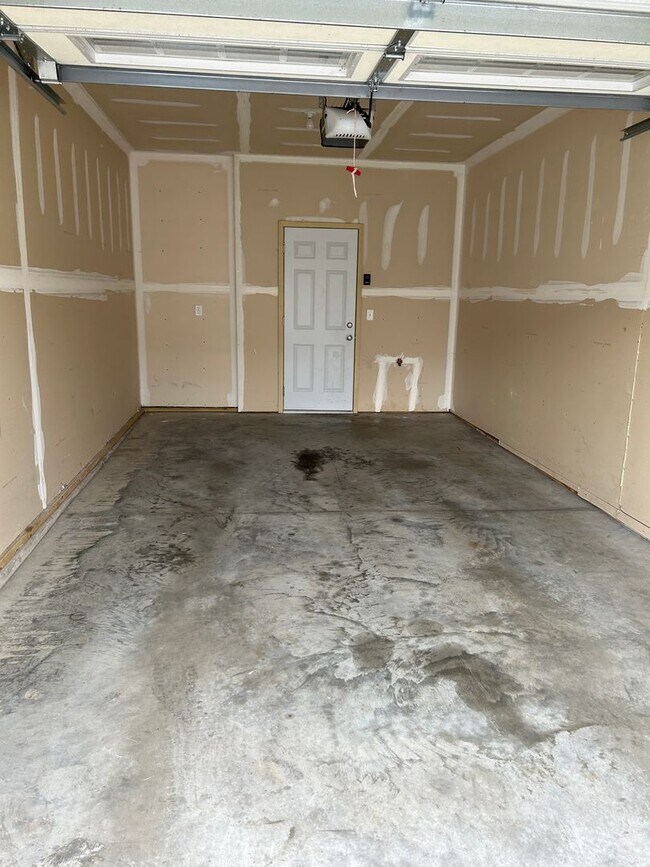 Building Photo - Stadium Commons Lower Unit