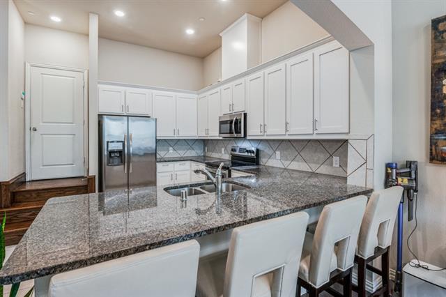 Building Photo - 2563 Sarah Ln