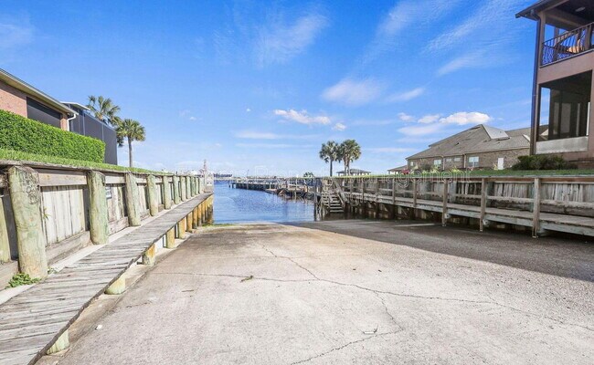 Building Photo - 4786 Yacht Ct