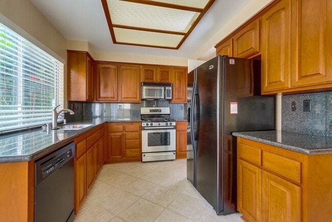 Building Photo - Lovely Home | Prime Westpark Location