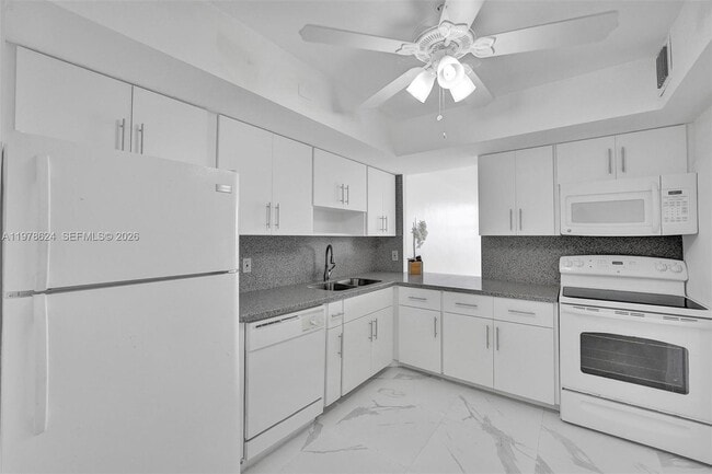 Building Photo - 1351 NE Miami Gardens Dr