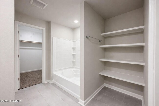 Building Photo - 234 Sidney Oaks Dr