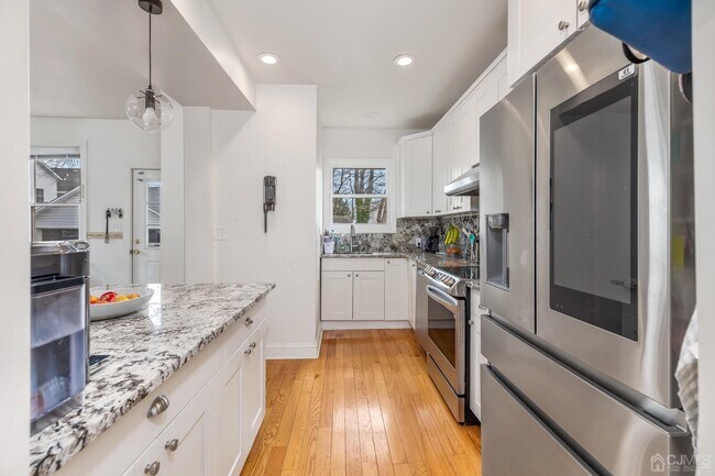 Building Photo - 236 Montgomery St