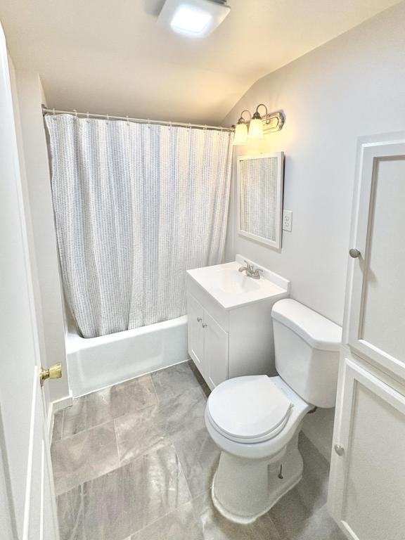 Building Photo - 8 Fairmount Ave