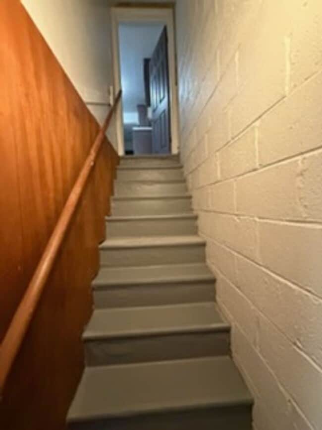 Building Photo - Charming 3-Bedroom Property in Prime Location