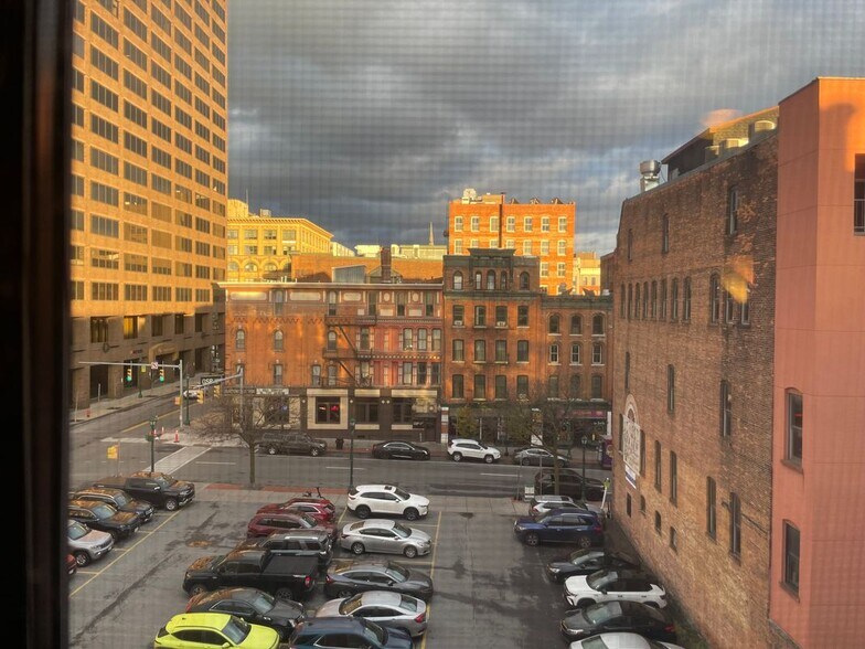 Building Photo - 110 Walton St