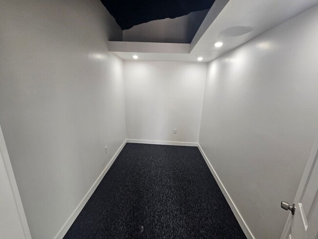 Building Photo - DETACHED ONE BEDROOM CASITA ON HORSE PROPERTY