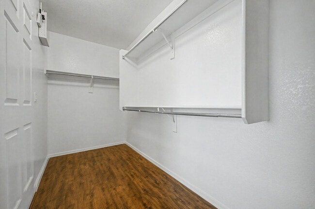 Building Photo - 1513 W Lark Dr