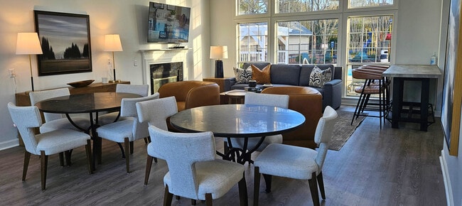 Building Photo - Thornhill Apartments