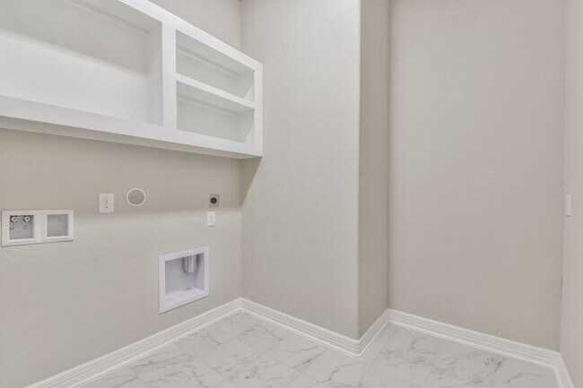 Building Photo - 27124 Regal Scott Dr