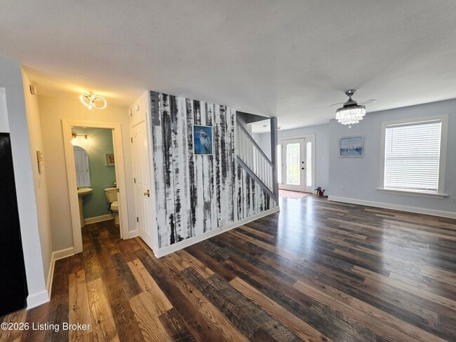 Building Photo - 11315 Top Walnut Loop