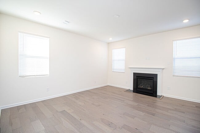 Building Photo - (Coming Soon) New 5 Bedrooms home in Indian Trail!