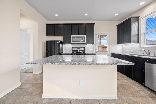 Building Photo - 1234 Lone Pine Dr