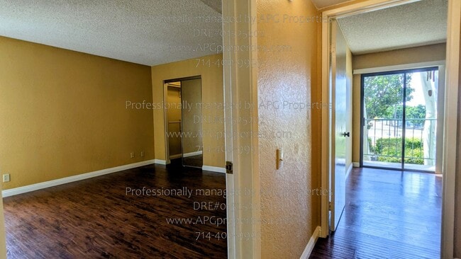 Building Photo - 7113 Apricot Dr