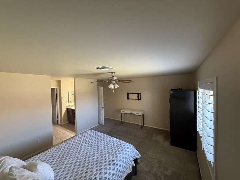 Building Photo - 3680 W 37th St