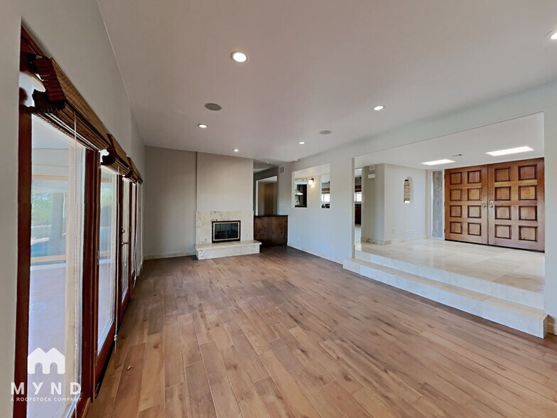 Building Photo - 5727 N PSO Ventoso