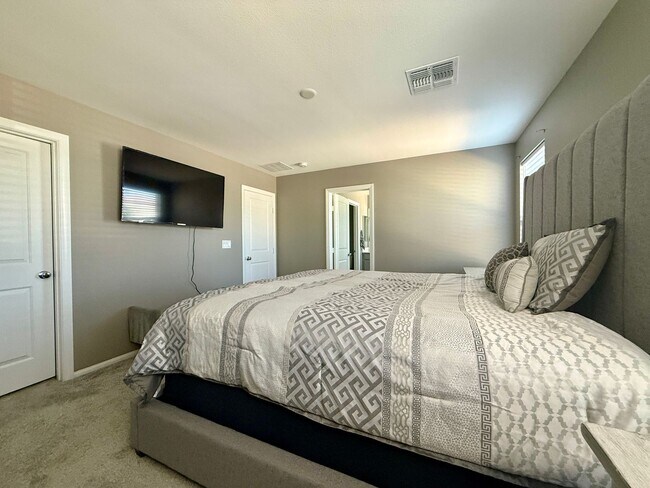 Building Photo - (Fully Furnished) 4 Bedroom + Loft,  3 Full Bath, Gated Community in SouthWest.