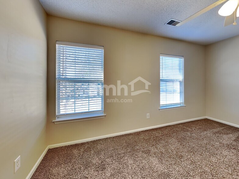 Building Photo - 228 Eagle Ridge Rd