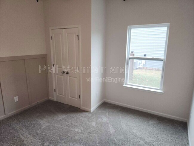 Building Photo - 299 Ridgeview Ln