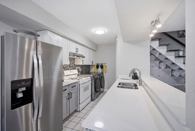 Building Photo - 1495 Cornell Ct