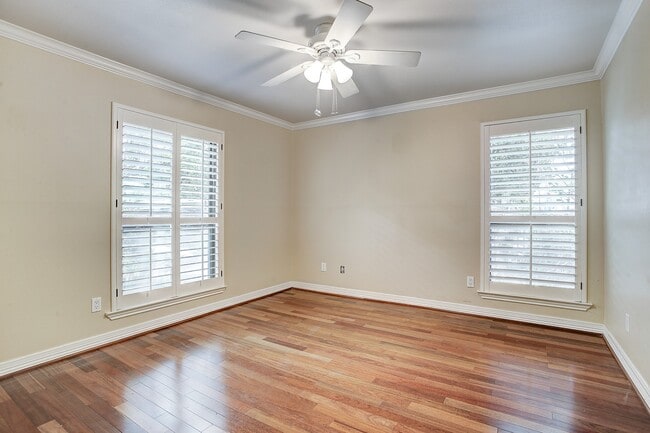 Building Photo - 1601 S Shepherd Dr