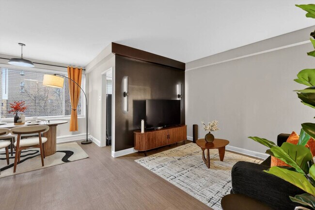 Primary Photo - 1500 Arlington Blvd