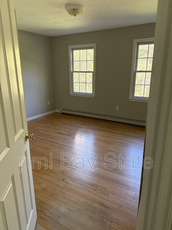Building Photo - 164 South St