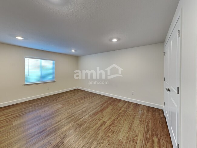 Building Photo - 2286 E Tumbleweed Rd