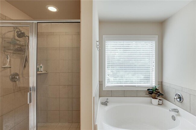 Building Photo - 6896 Big Sky Dr