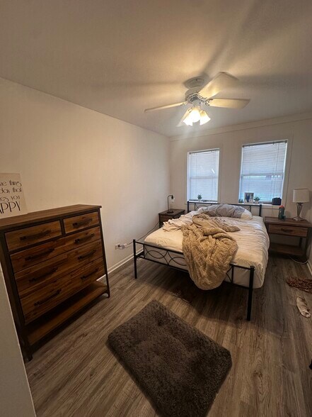 Bedroom 1 - 1827 N Marshfield Ave