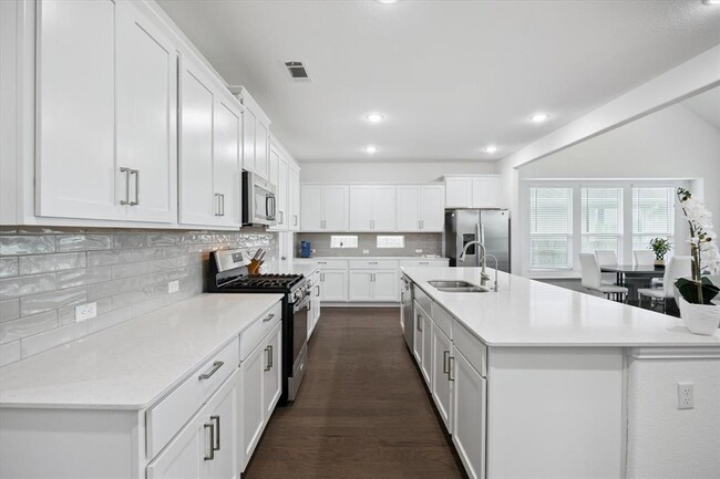 Building Photo - 209 Crimson Rose Ct