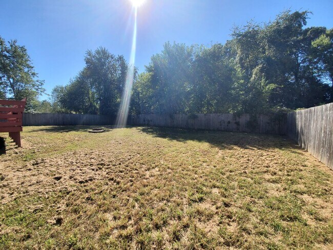 Building Photo - 3406 Oak Lawn Dr