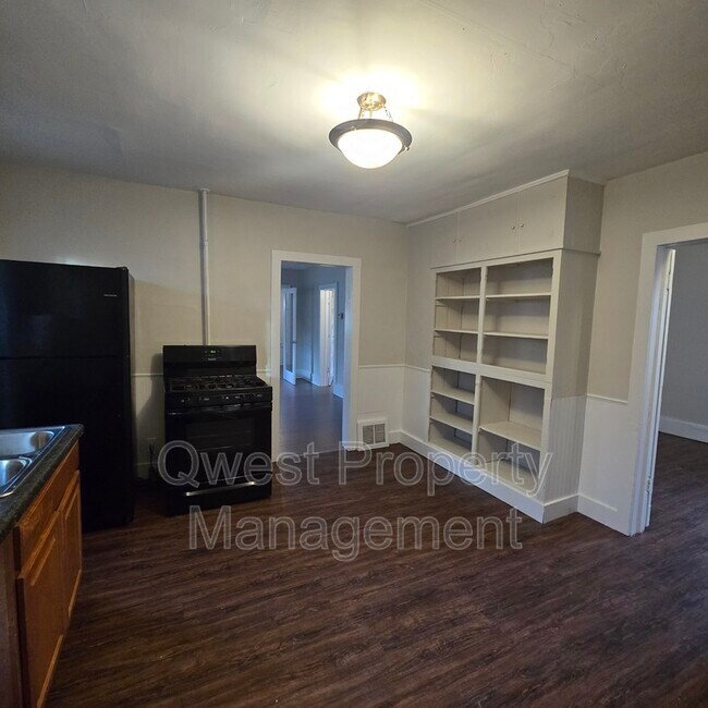 Building Photo - 1580 8th St