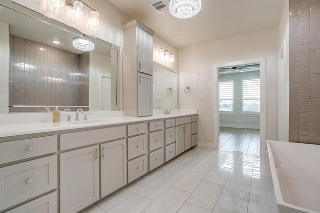 Building Photo - 1221 Crown Valley Dr