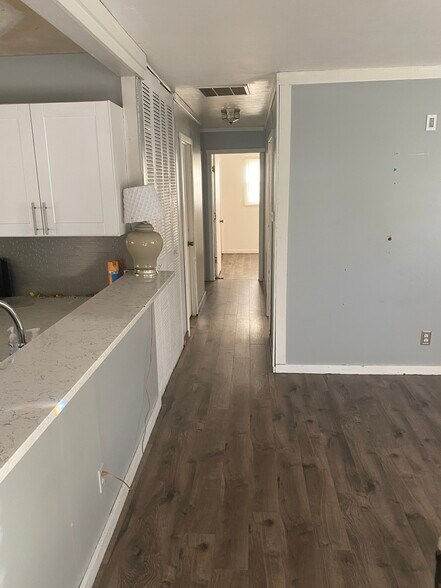 Building Photo - 1133 Beverly Ct