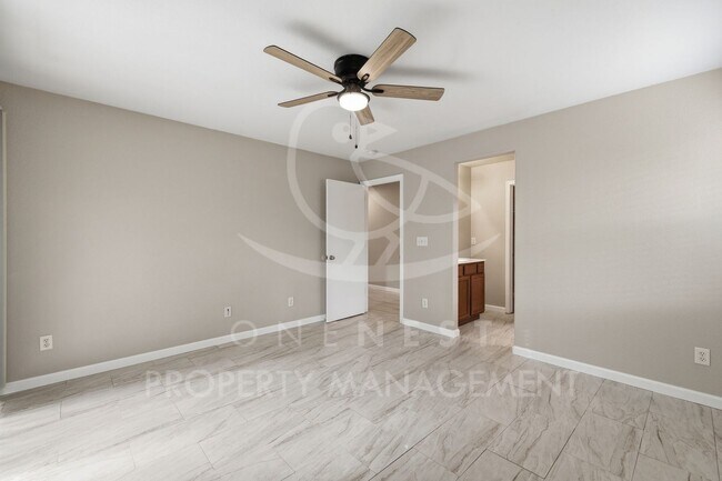 Building Photo - 1444 Minories Dr
