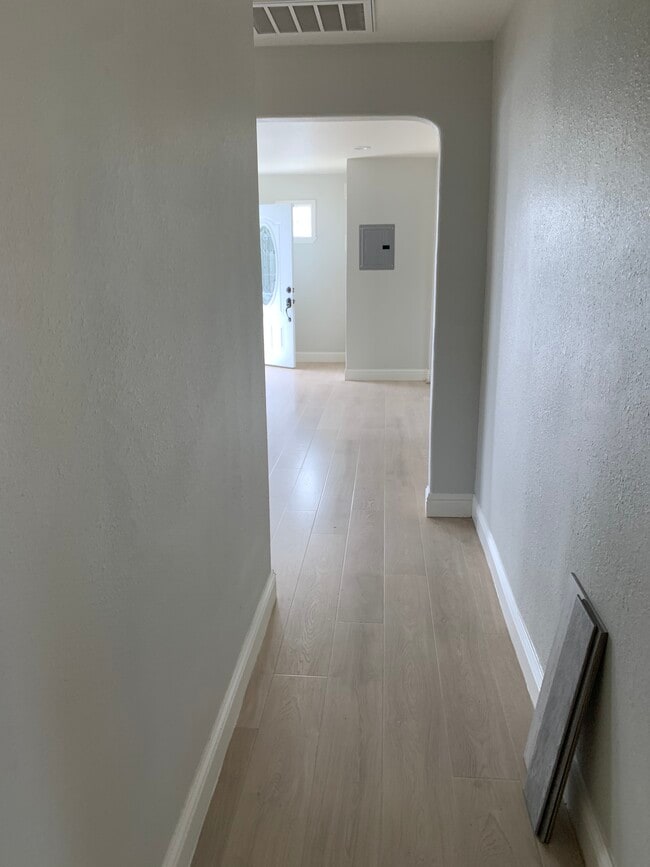 Building Photo - 25350 Del Mar Ave